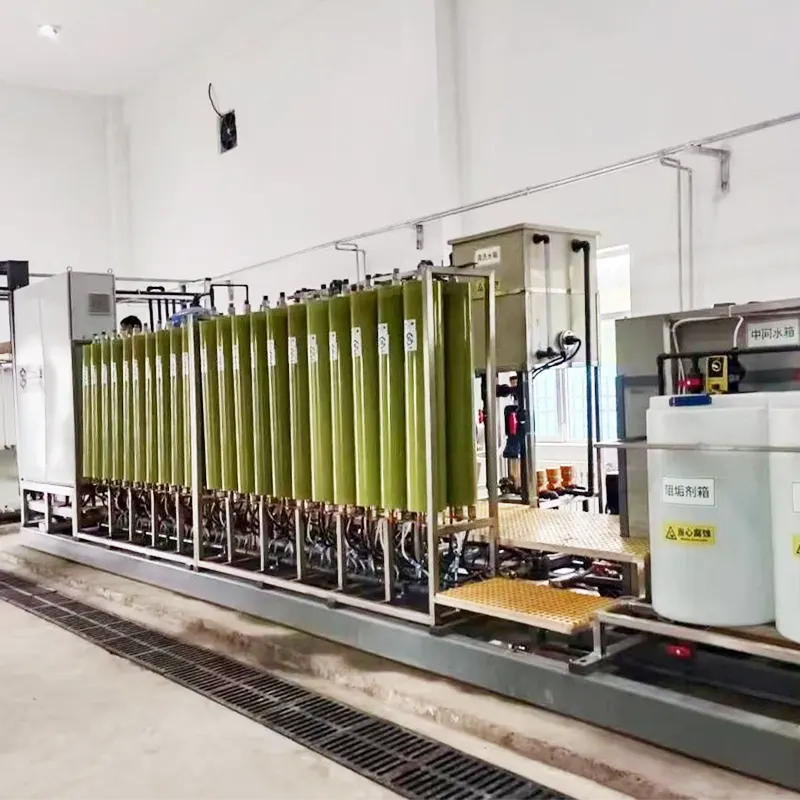 Edateko ura gatzatzeko ekipoak